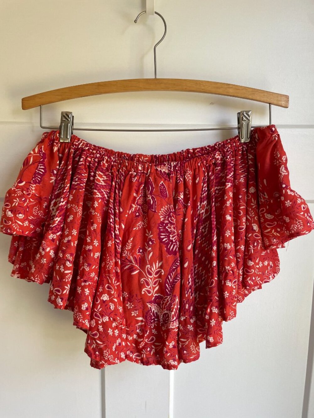 Angie Boho Off Shoulder Bandana Print Ruffle Crop Top Red Western Paisley - Picture 8 of 9